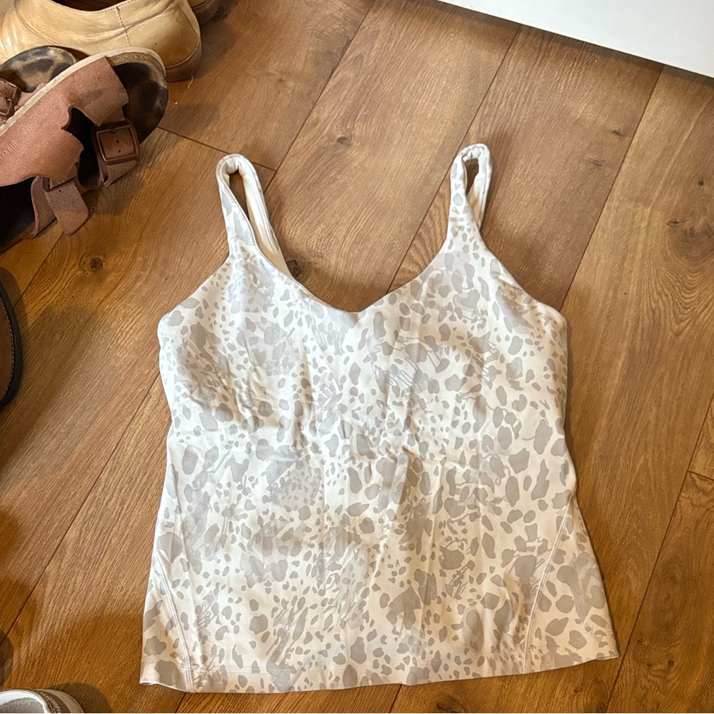 Women’s Lululemon White Leopard Print Tank